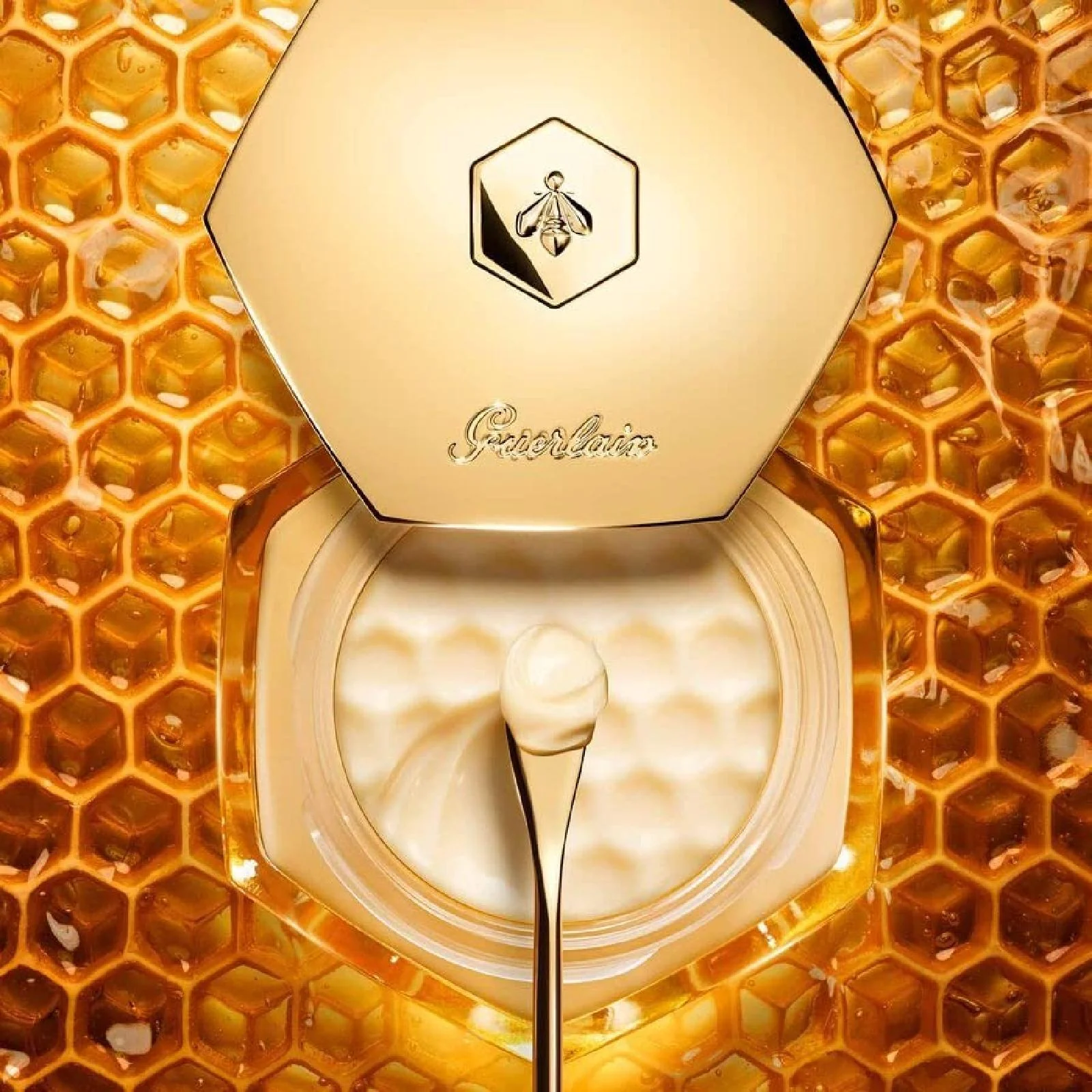 Guerlain Abeille Royale Intense Repair Youth Oil in Balm for Everyone - Image 4