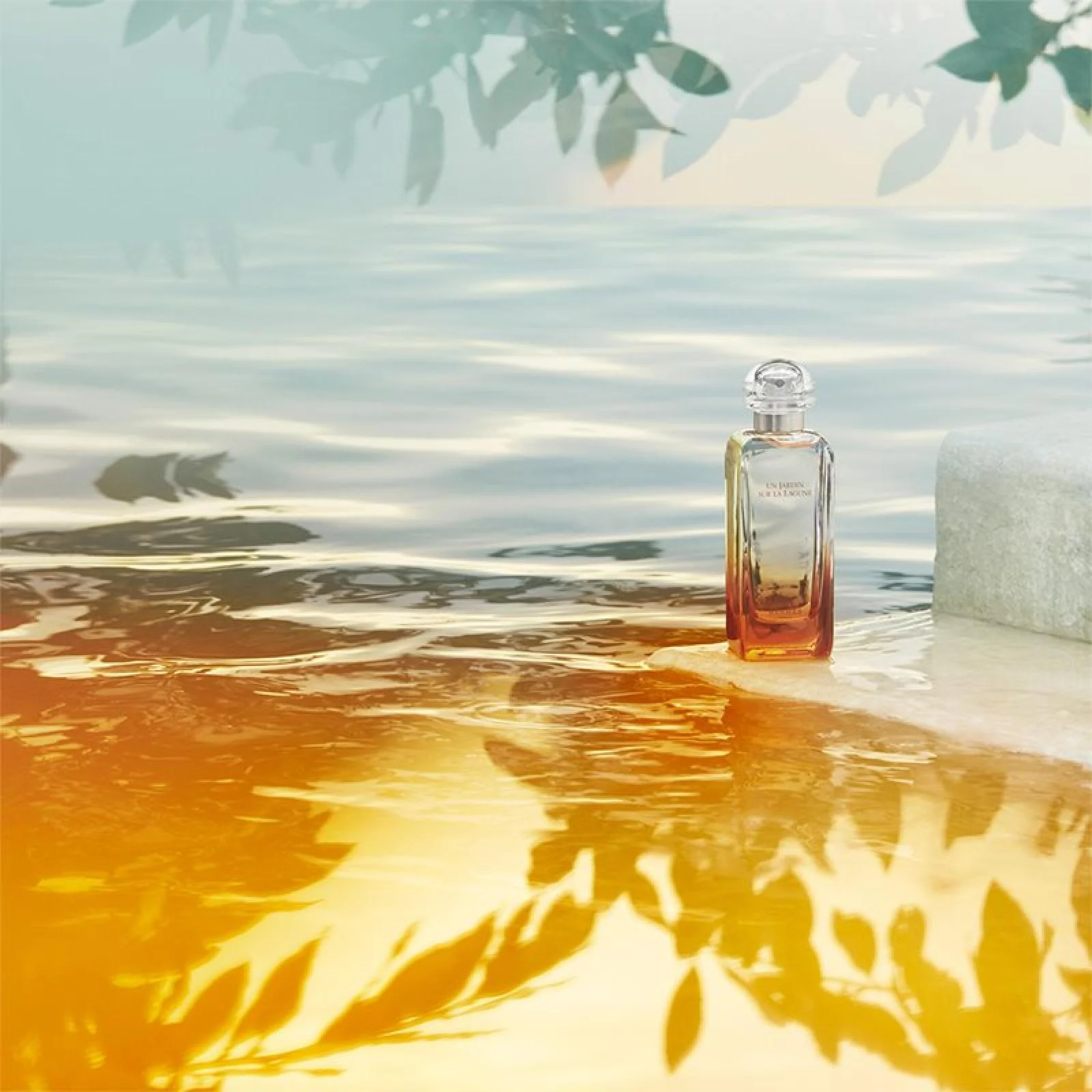Hermes Un Jardin Sur La Lagune Eau de Toilette for Everyone - Image 8